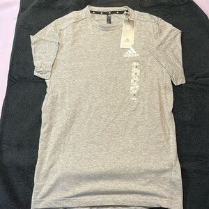 Men’s Adidas tee